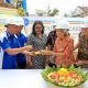 Simpati Warga untuk Ridwan Kamil, Rela Antre Sampaikan Bela Sungkawa Simpati Warga untuk Ridwan Kamil, Rela Antre Sampaikan Bela Sungkawa