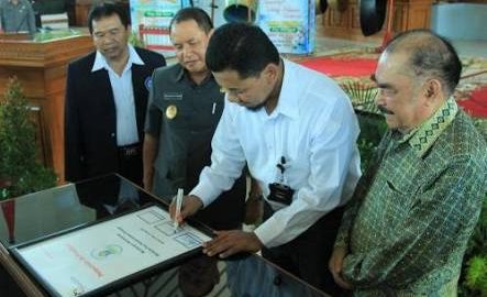 Holchim Siap Pasok Semen Untuk Program Sejuta Rumah di Jawa Timur