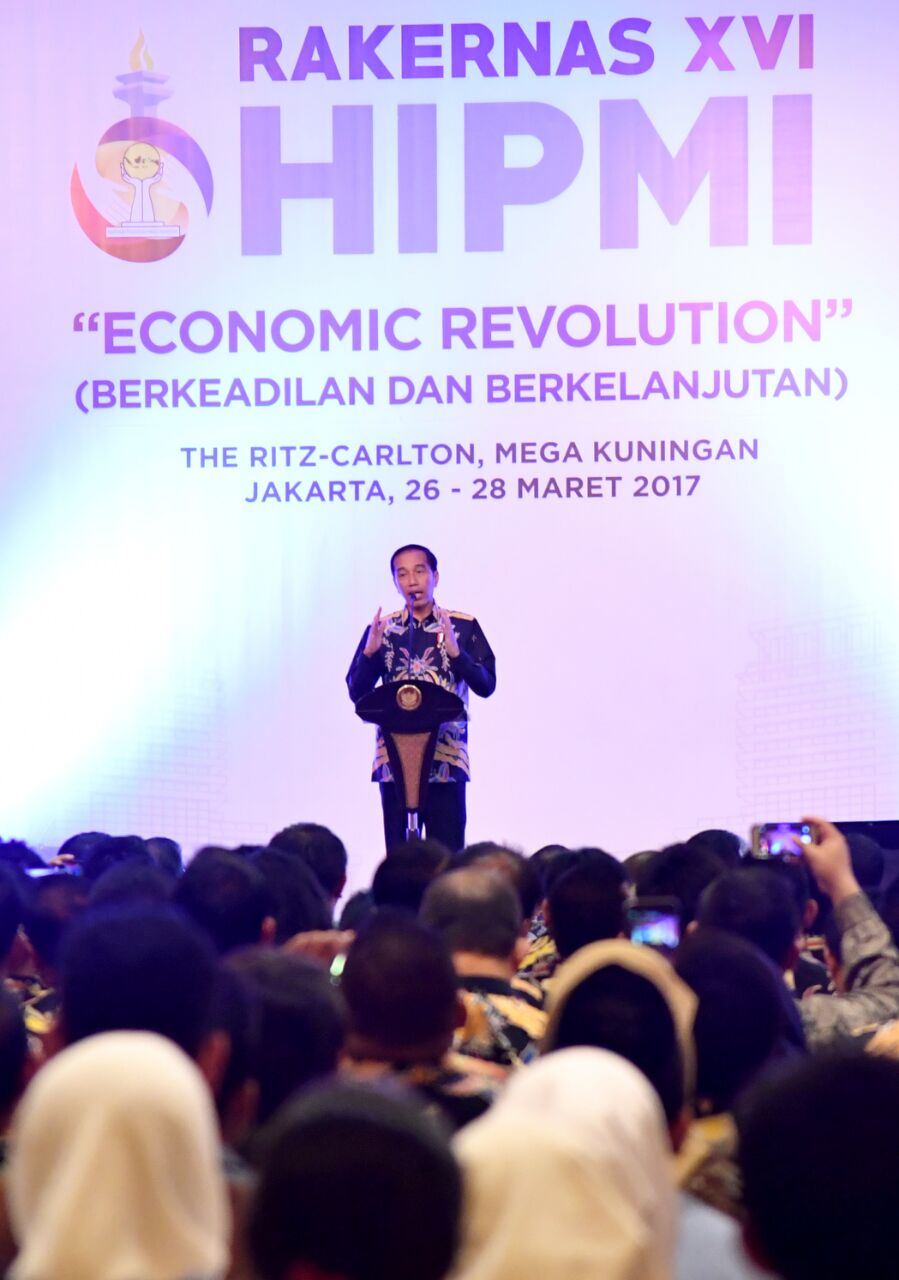 Tiga Tahapan Pembangunan Nasional Pemerintahan Jokowi Tiga Tahapan Pembangunan Nasional Pemerintahan Jokowi