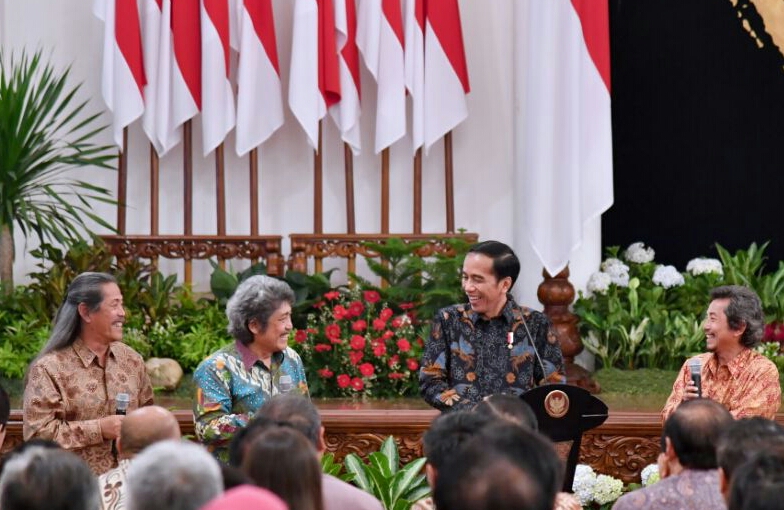 Buka Munas PAPPRI, Presiden Bagikan Sepeda ke Sejumlah Artis Buka Munas PAPPRI, Presiden Bagikan Sepeda ke Sejumlah Artis