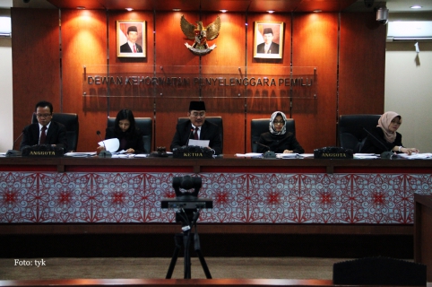 Jimly Gelar Sidang Etik Ketua KPUD DKI Di Gedung MPR RI Jimly Gelar Sidang Etik Ketua KPUD DKI Di Gedung MPR RI