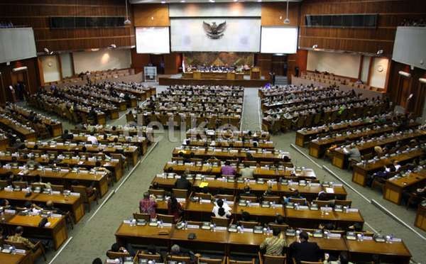 DPR dan Pro - Kontra Pemilihan Komisioner KPU - Bawaslu
