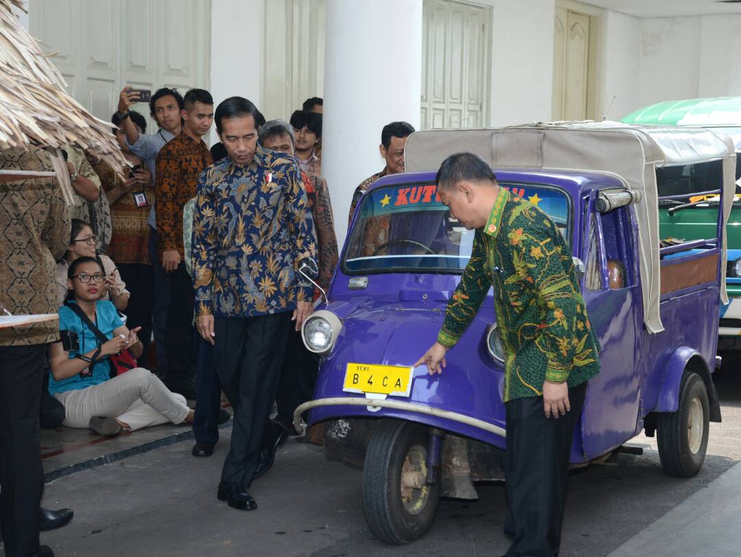 Perjuangan Pegiat Literasi: Ada yang Gunakan Perahu, Bemo sampai Harus Berkuda Perjuangan Pegiat Literasi: Ada yang Gunakan Perahu, Bemo sampai Harus Berkuda
