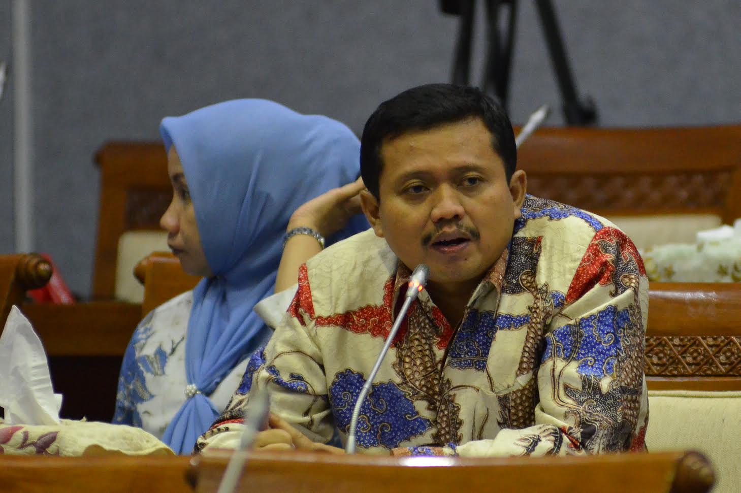 Dony FPPP Minta Setop Penyeragaman 5 Hari Sekolah Dony FPPP Minta Setop Penyeragaman 5 Hari Sekolah