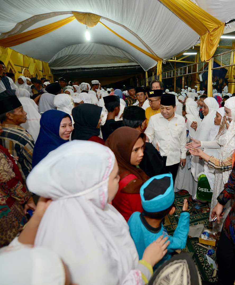Setya Novanto Berkunjung Ke Pesantren Al-Mubarak Makassar Setya Novanto Berkunjung Ke Pesantren Al-Mubarak Makassar