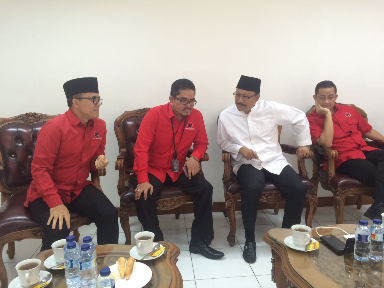 PDIP Tunjuk Azwar Anas Jadi Ketua Bamusi Jatim PDIP Tunjuk Azwar Anas Jadi Ketua Bamusi Jatim