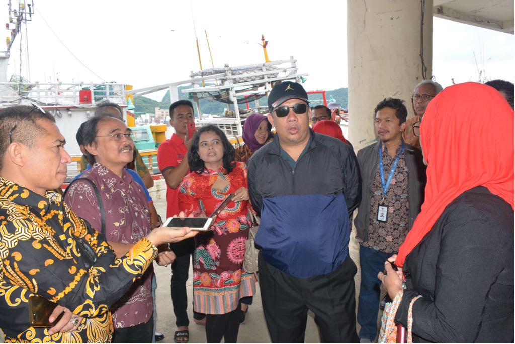 Fahri : Gaji TKI Capai 22.000 Dolar Taiwan Fahri : Gaji TKI Capai 22.000 Dolar Taiwan