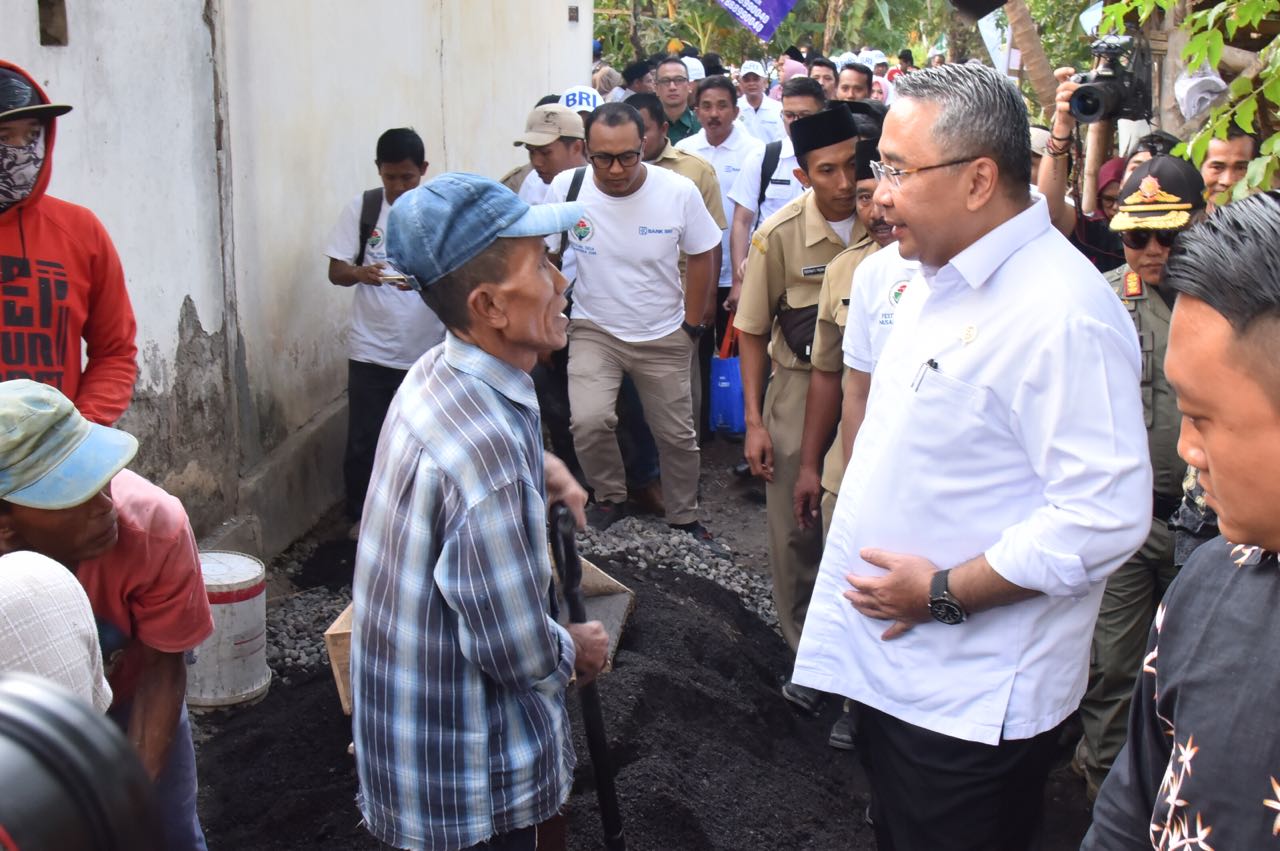 Padat Karya Tunai Dorong Perputaran Ekonomi Desa