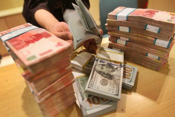 Apindo: Longgarkan Kebijakan Sektor Moneter Apindo: Longgarkan Kebijakan Sektor Moneter