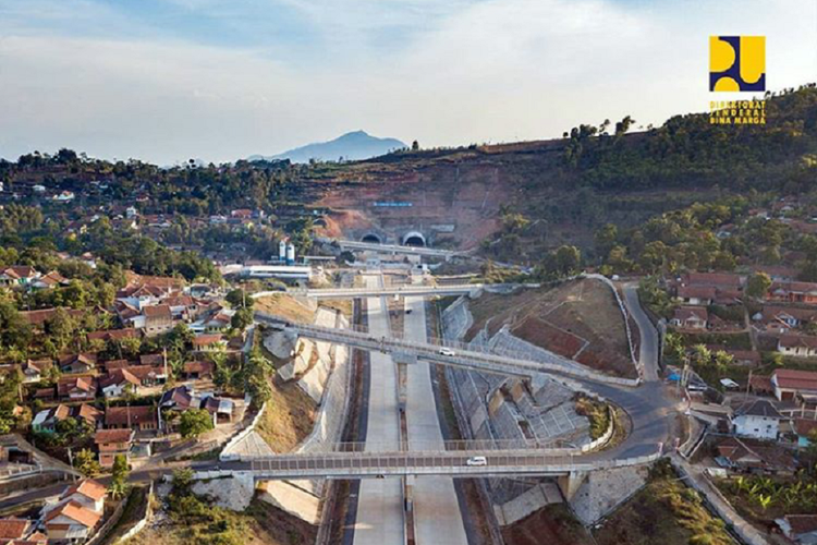 Tol Cisumdawu Diyakini Dongkrak Kinerja Bandara Kertajati Tol Cisumdawu Diyakini Dongkrak Kinerja Bandara Kertajati