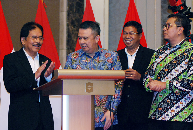 Menteri ATR/BPN Luncurkan Layanan Elektronik SHT Menteri ATR/BPN Luncurkan Layanan Elektronik SHT