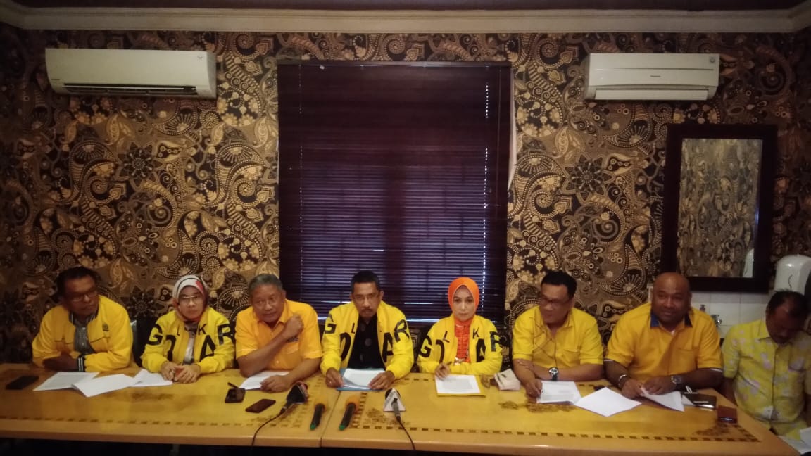 Kader Partai Golkar Siap Lawan 'Politik Akal-Akalan' Airlangga Hartarto Kader Partai Golkar Siap Lawan 'Politik Akal-Akalan' Airlangga Hartarto