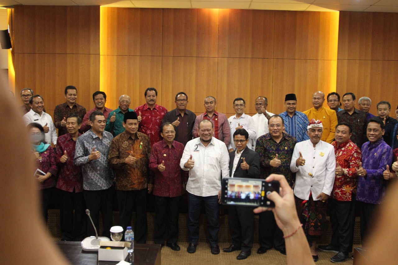 DPD RI Terima Dokumen RUU Provinsi Bali DPD RI Terima Dokumen RUU Provinsi Bali