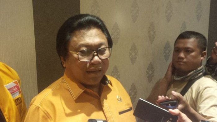 Pimpin Parpol, OSO Serahkan Wantimpres ke Kader Lain Pimpin Parpol, OSO Serahkan Wantimpres ke Kader Lain