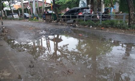 Soal Perbaikan Jalan, Pengembang Taman Royal Umbar Janji?