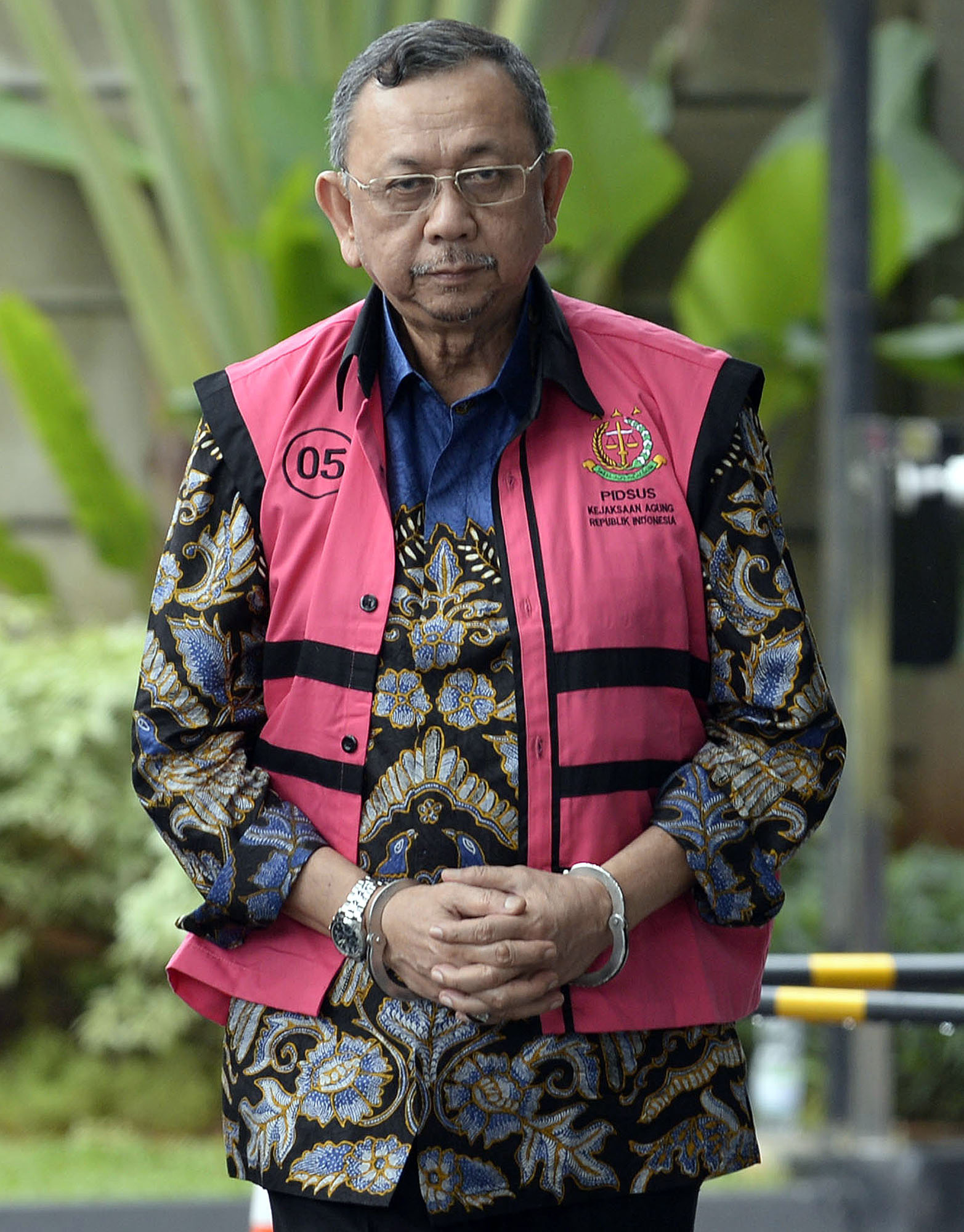 Mantan Dirut Jiwasraya Hendrisman Rahim Diperiksa KPK Mantan Dirut Jiwasraya Hendrisman Rahim Diperiksa KPK