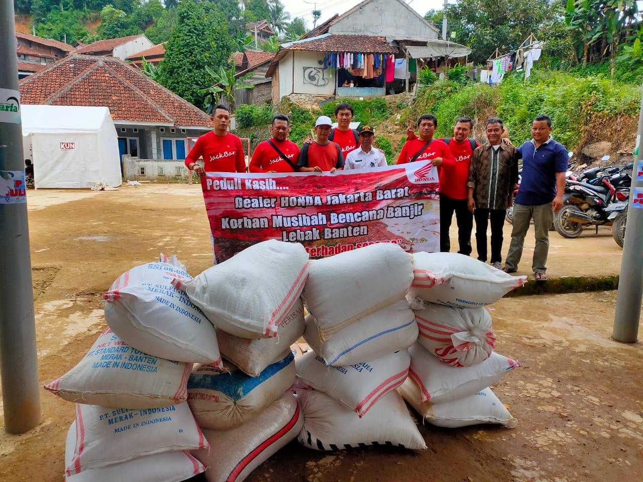 Dealer Honda Jakarta Barat ‘Patungan’ Donasi Lebak Dealer Honda Jakarta Barat ‘Patungan’ Donasi Lebak