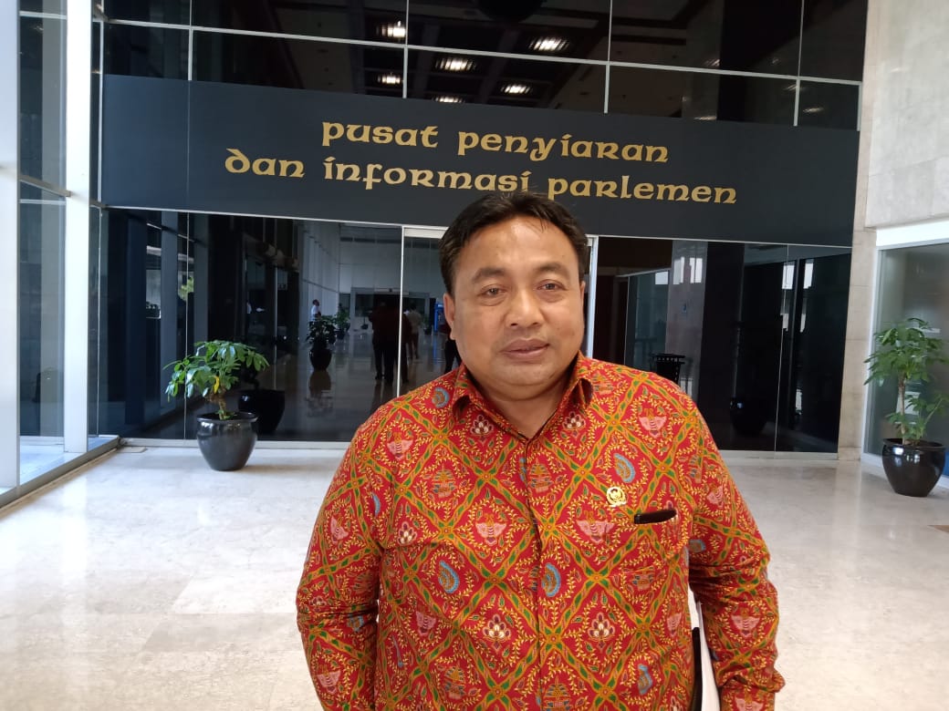 Nyoman Parta Desak PLN Tuntaskan Proyek Listrik EBT di Bali Nyoman Parta Desak PLN Tuntaskan Proyek Listrik EBT di Bali