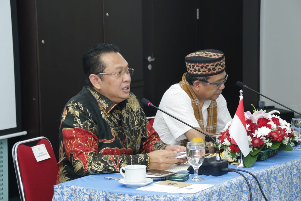 Pemerintah Diminta Keluarkan Travel Warning ke Cina Pemerintah Diminta Keluarkan Travel Warning ke Cina