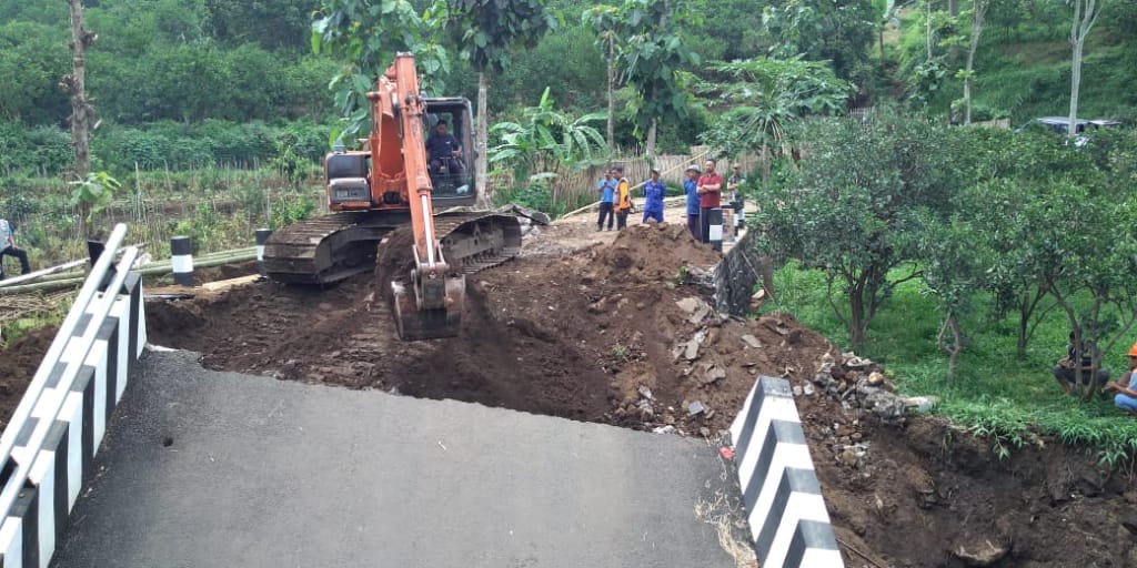 Inspektorat Diminta Turun, Kualitas Jembatan Putungsewu Diragukan? Inspektorat Diminta Turun, Kualitas Jembatan Putungsewu Diragukan?