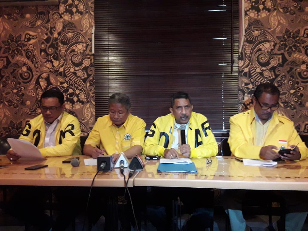 Tim 9 Kritik Kelompok "AMPI" Masuk Golkar Tim 9 Kritik Kelompok "AMPI" Masuk Golkar