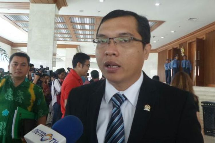 Soal Reaktifasi Rel KA Madura, Awi: Itu Proyek Rugi Soal Reaktifasi Rel KA Madura, Awi: Itu Proyek Rugi