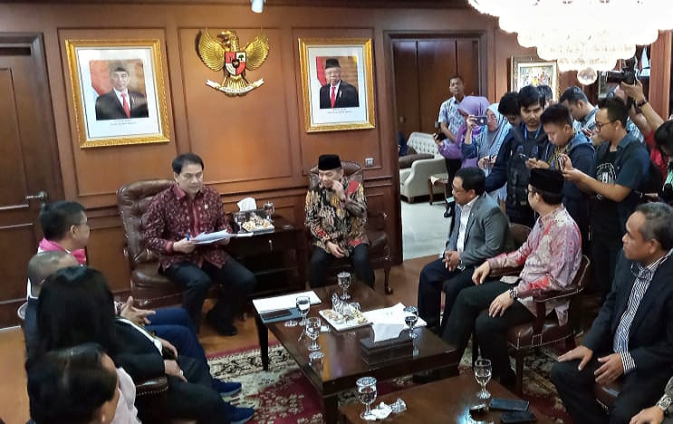 Fraksi PKS dan Demokrat Resmi Usulkan Pansus Hak Angket Jiwasraya Fraksi PKS dan Demokrat Resmi Usulkan Pansus Hak Angket Jiwasraya