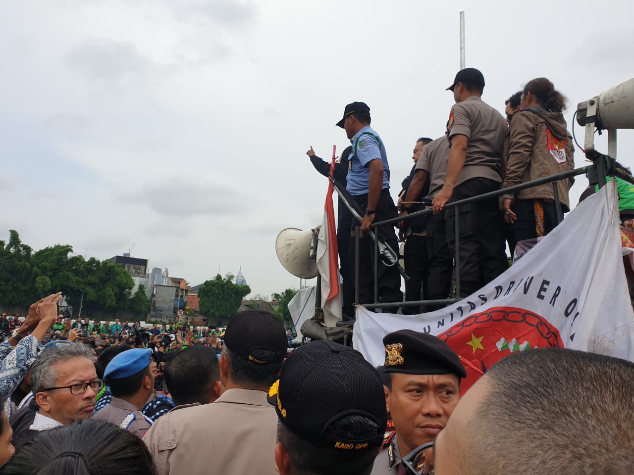DPR Janji Libatkan Ojol Bahas RUU Transportasi
