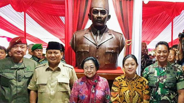 Puan Maharani Hadiri Peresmian Patung Bung Karno di Magelang Puan Maharani Hadiri Peresmian Patung Bung Karno di Magelang