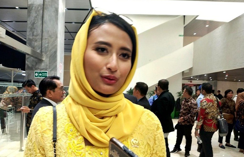 DPR Dukung Masyarakat Tingkatkan Sosial Distancing Cegah Corona DPR Dukung Masyarakat Tingkatkan Sosial Distancing Cegah Corona