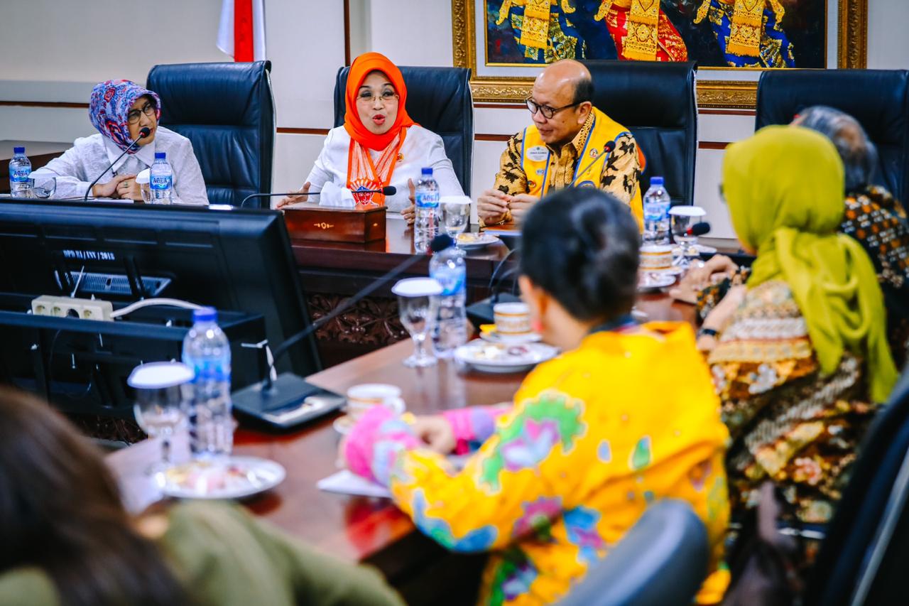 Sylviana Minta Swasta dan Masyarakat Partisipasi Hadapi Corona Sylviana Minta Swasta dan Masyarakat Partisipasi Hadapi Corona