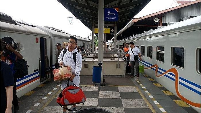Per 1 April - 1 Mei Sebanyak 28 KA Jarak Jauh Dibatalkan Per 1 April - 1 Mei Sebanyak 28 KA Jarak Jauh Dibatalkan