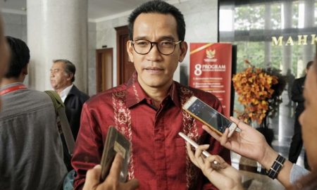 Dicopot Erick Dari Komut Pelindo I, Refly Harun: Izin Mau Jadi Peniup "Peluit"