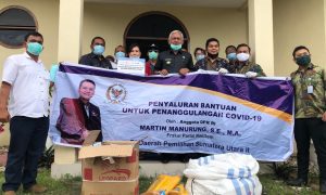 Gandeng BUMN, Martin Bantu Ribuan Sembako Dan APD Untuk Masyarakat Toba