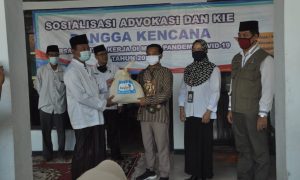 Gandeng BKKBN Jatim, Anas Tahir Bantu 1000 Paket Sembako Ke Ponpes Darush Sholah