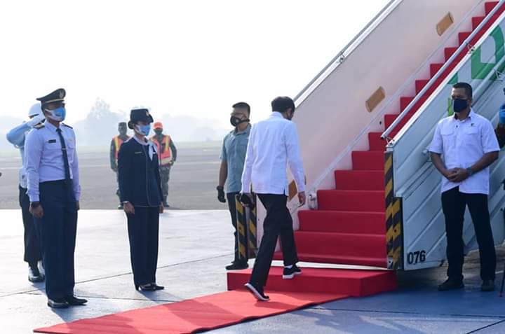 Presiden Jokowi Kunjungi Surabaya dan Banyuwangi Presiden Jokowi Kunjungi Surabaya dan Banyuwangi
