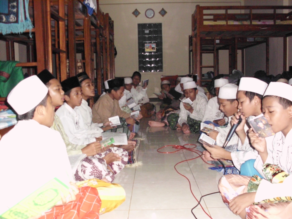Kemenag Izinkan Pesantren Dibuka dengan Protokol yang Ketat Kemenag Izinkan Pesantren Dibuka dengan Protokol yang Ketat