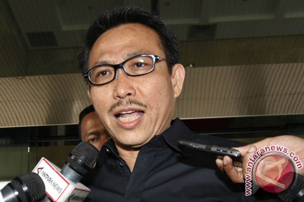 Ketua Komisi III DPR Desak Kapolri Usut Pembakaran Bendera PDI-P Ketua Komisi III DPR Desak Kapolri Usut Pembakaran Bendera PDI-P