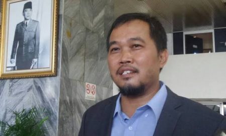 Diduga Tak Berizin, MAKI Minta Pengadilan Tertibkan Karangan Bunga Untuk Bentjok