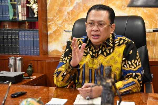 Melanggar Protokol Kesehatan, Ketua MPR Desak Sanksi Tegas Calon Kepala Daerah