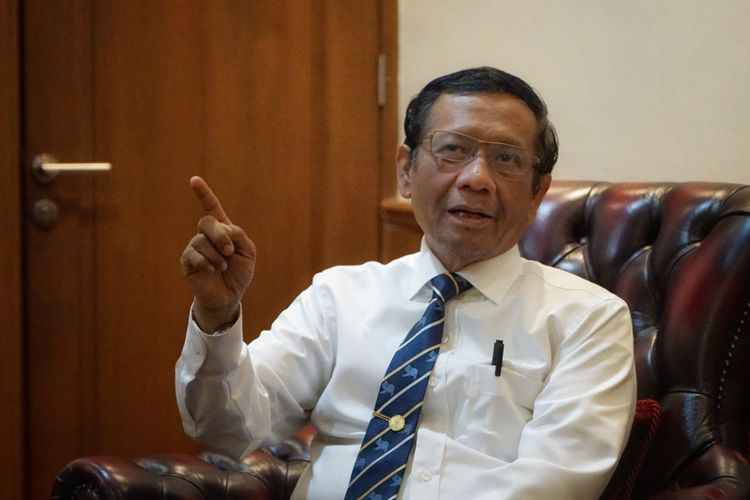 Mahfud: Bongkar Kasus Penusukan Syekh Ali Jaber Mahfud: Bongkar Kasus Penusukan Syekh Ali Jaber