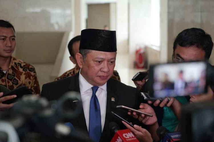 Ketua MPR Tegaskan Tak Ada yang Namanya Pasukan Khusus BIN Ketua MPR Tegaskan Tak Ada yang Namanya Pasukan Khusus BIN
