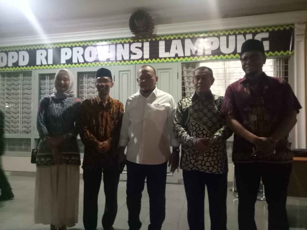 Senator Lampung Desak Ungkap Motif Penusukan Ali Jaber Senator Lampung Desak Ungkap Motif Penusukan Ali Jaber