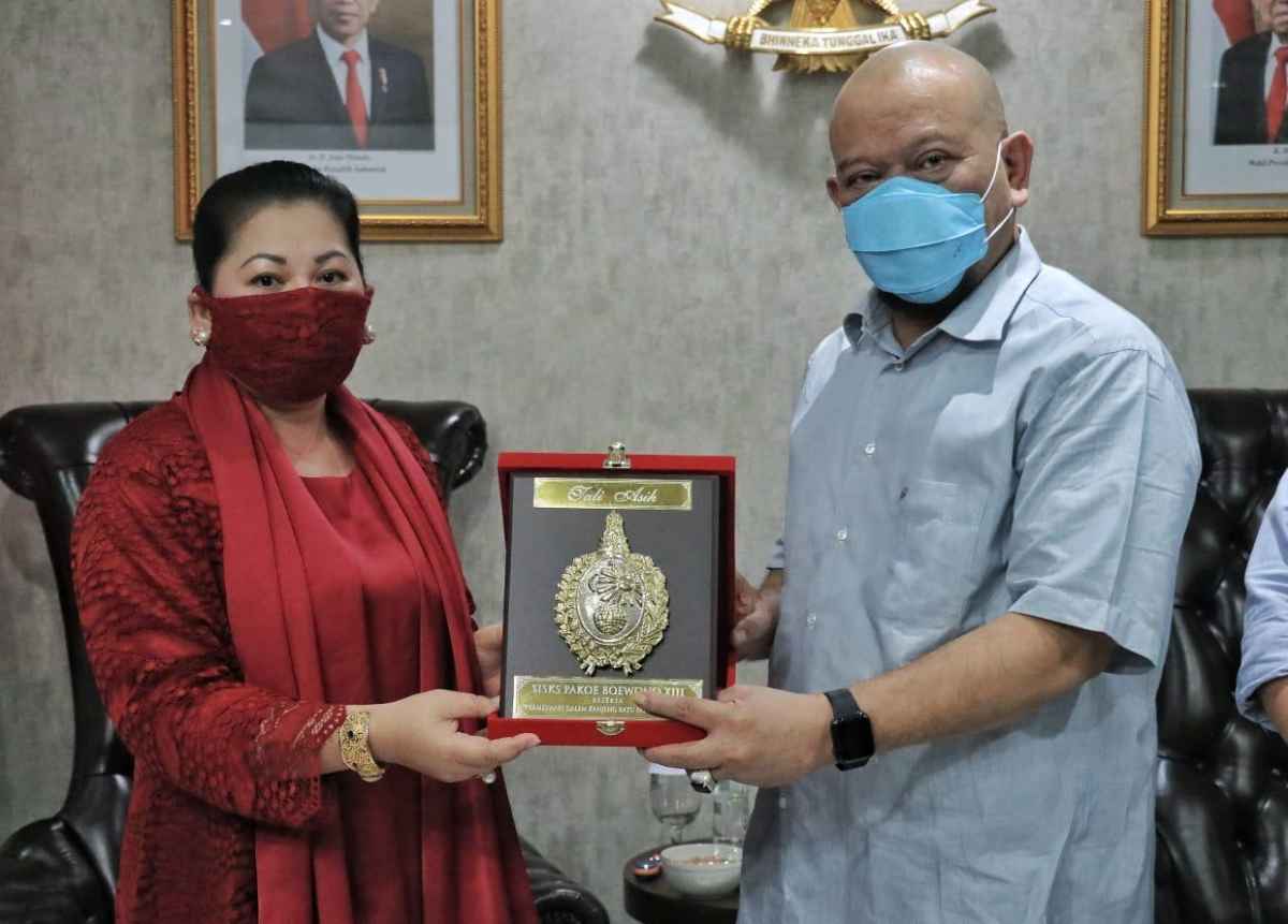 LaNyalla Dapat Gelar Pangeran Hardonagoro dari Keraton Kasunanan Surakarta Hadiningrat LaNyalla Dapat Gelar Pangeran Hardonagoro dari Keraton Kasunanan Surakarta Hadiningrat
