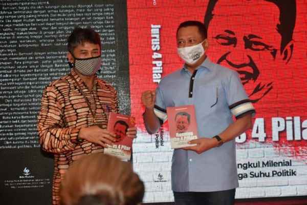 Bamsoet Lounching Buku ’Jurus 4 Pilar’ dan ’Solusi Jalan Tengah’ Bamsoet Lounching Buku ’Jurus 4 Pilar’ dan ’Solusi Jalan Tengah’