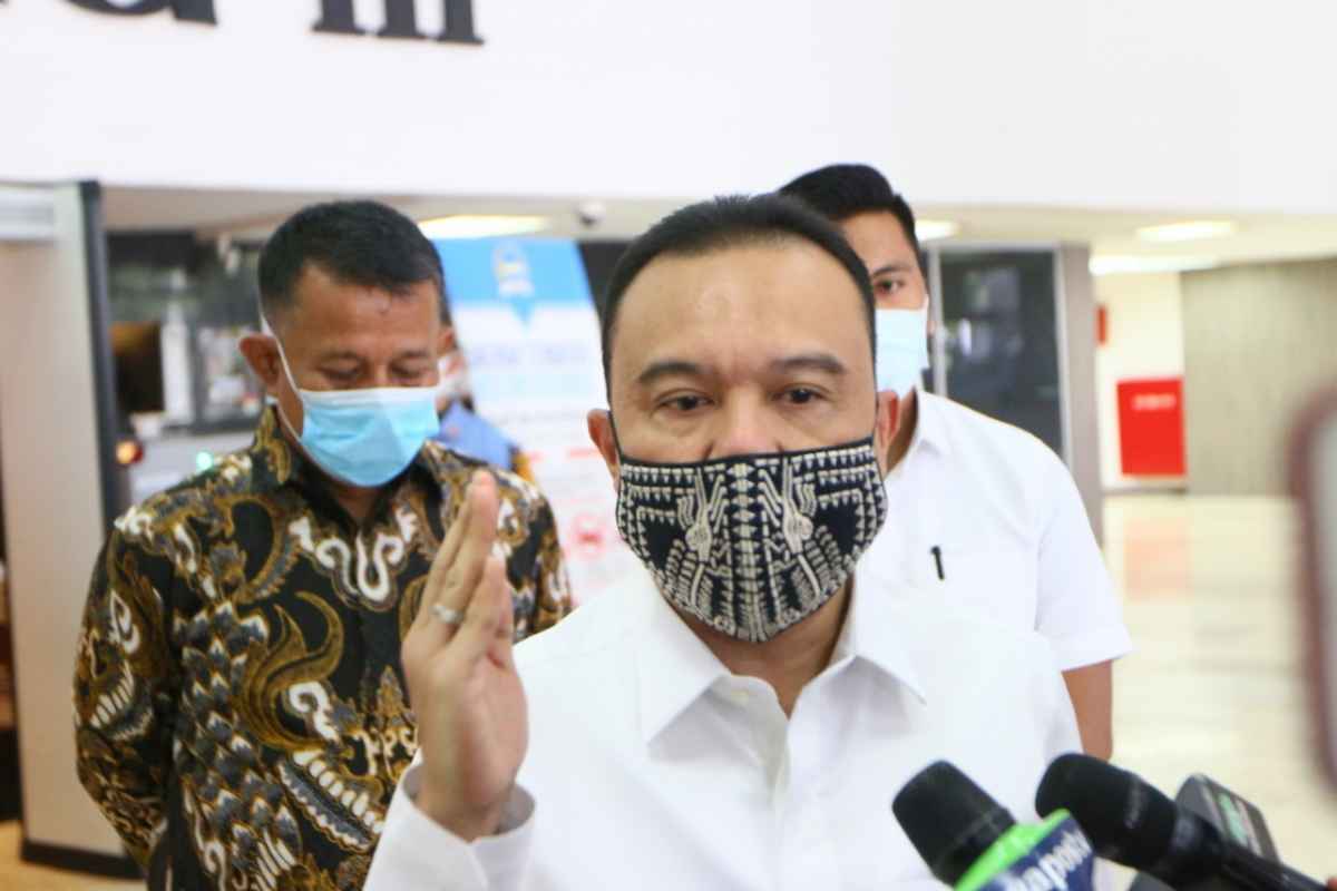 Pimpinan DPR Minta Ke-37 Cakada Melakukan Perawatan Covid-19 Pimpinan DPR Minta Ke-37 Cakada Melakukan Perawatan Covid-19