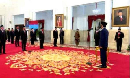 Presiden Jokowi Lantik 20 Dubes di Istana Negara