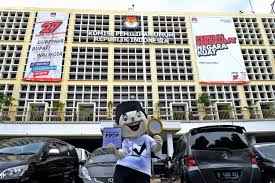 DPR Sebut Mobil Dinas Komisioner KPU Tak Sesuai Jabatan DPR Sebut Mobil Dinas Komisioner KPU Tak Sesuai Jabatan