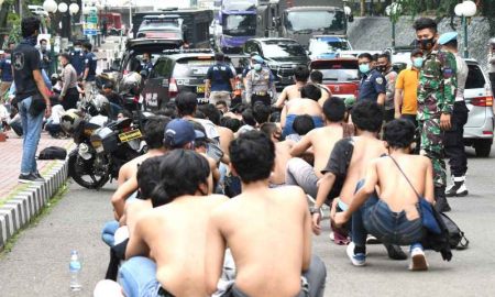 IPW: Ditolak Masyarakat, Presiden Bisa Bekukan UU Cipta Kerja