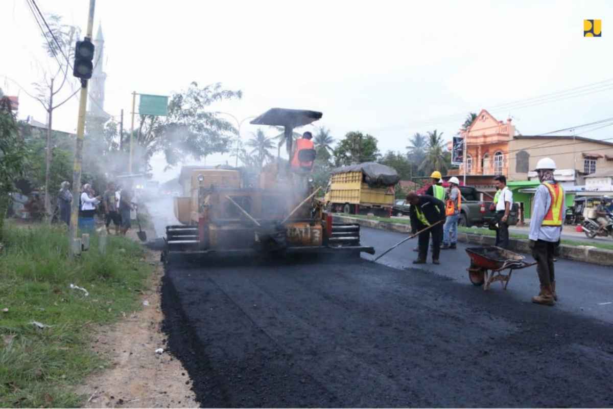 PUPR : Aspal Buton Dongkrak Kualitas Ekonomi Jalan Nasional PUPR : Aspal Buton Dongkrak Kualitas Ekonomi Jalan Nasional